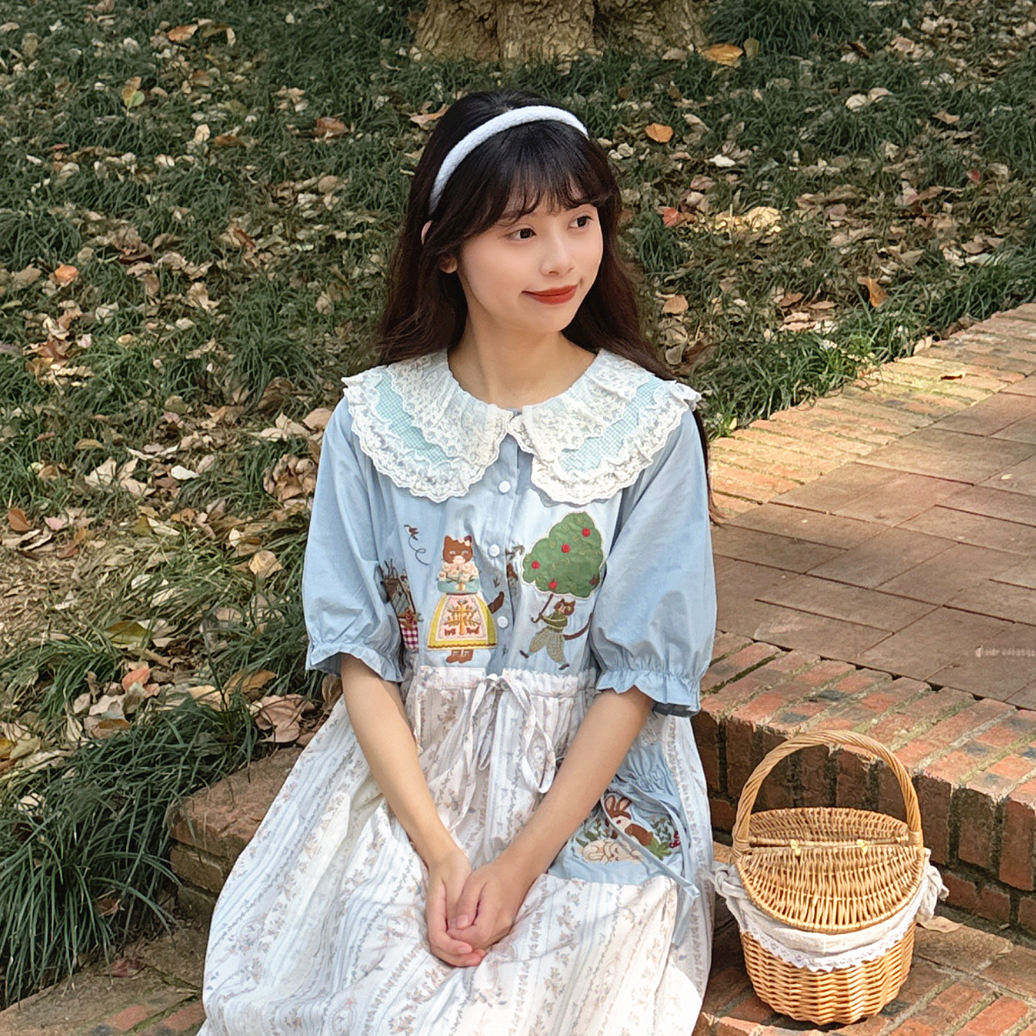 森系复古感田园风浅蓝色碎花拼接连衣裙下摆网纱蕾丝娃娃裙长裙