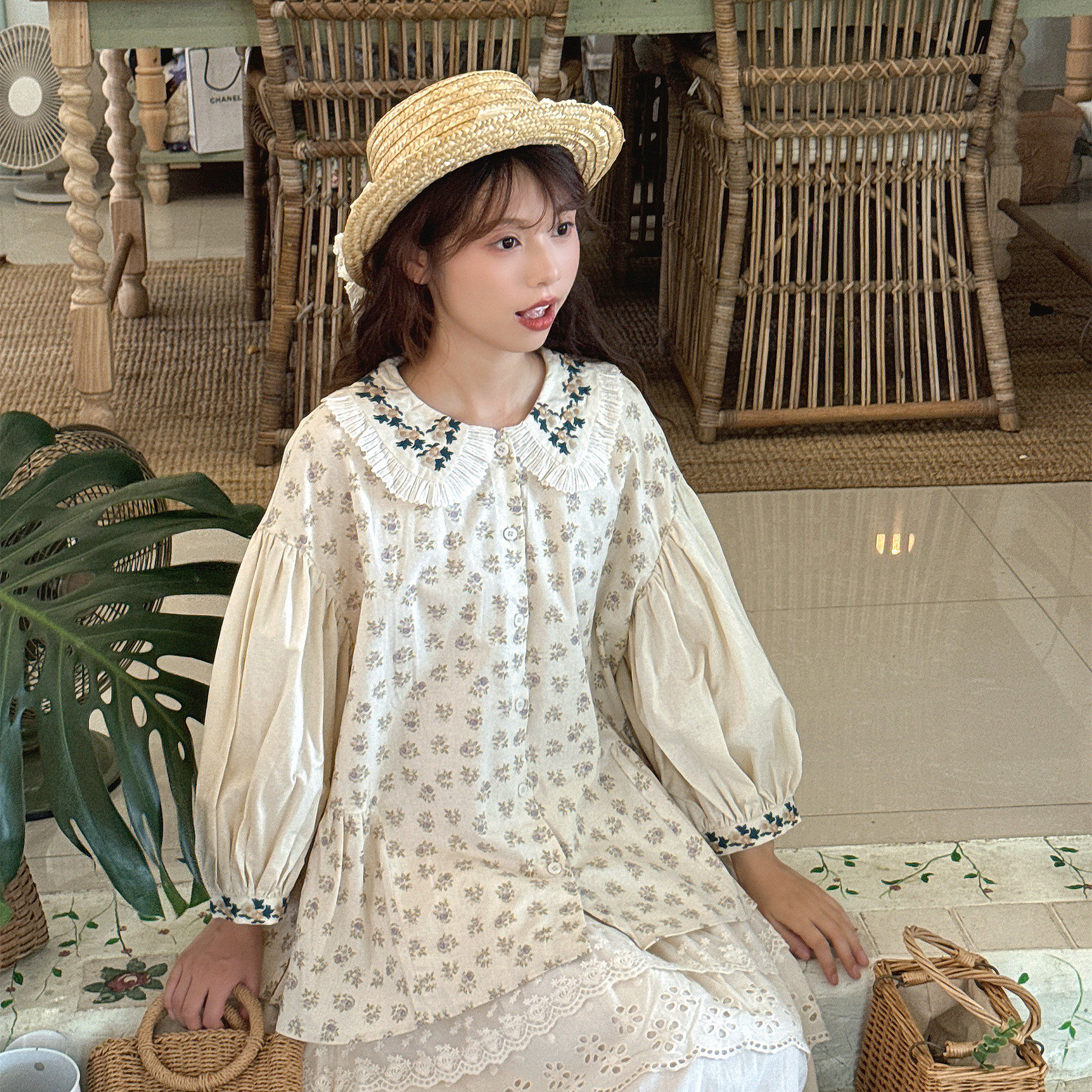 森系娃娃领甜美花朵刺绣衬衫少女碎花复古灯笼袖棉麻娃娃衫上衣