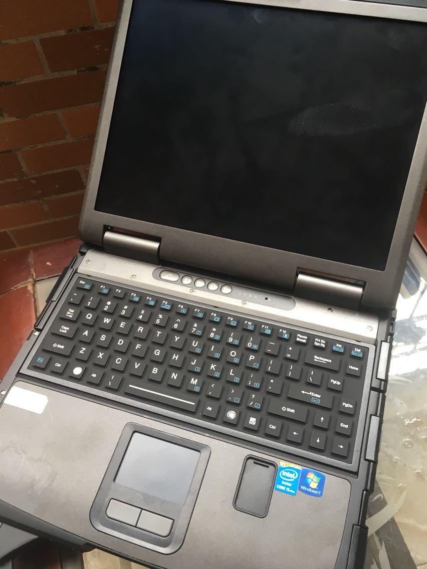 新款三防坚固汽车电脑