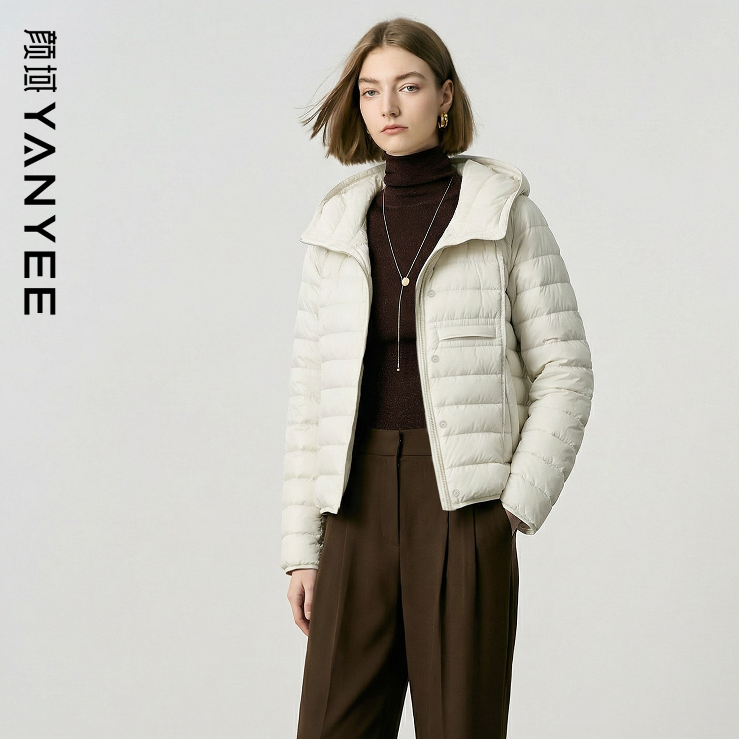 颜域轻薄款连帽羽绒服女士2025冬装新款保暖简约时尚短款鸭绒外套,女装/女士精品,羽绒服,淘宝优惠券,粉丝福利购,淘宝优惠卷