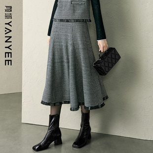 颜域格子伞裙毛呢半身裙女2025新款冬季高端气质大摆A字中长裙子