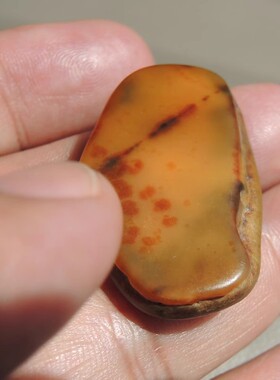 市场3000元亏本价320元名品玉温凉玉画面玉鸡油黄玉籽料原石玩料R