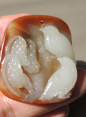 方言巨漏珍稀俏色名品全包聚金鹿皮金包银籽料挂件三色玉吊坠子R