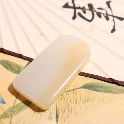 玉禧珠宝精品和田玉新疆细腻油糯且末料糖白玉平安牌吊坠挂件A9