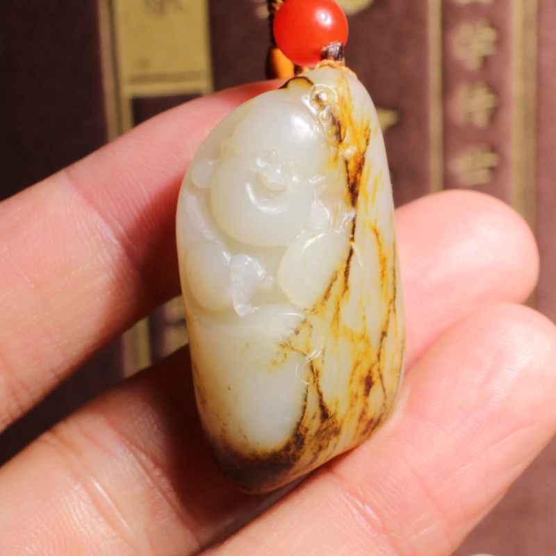 秋梨皮白玉籽料独籽笑佛吊坠挂件
