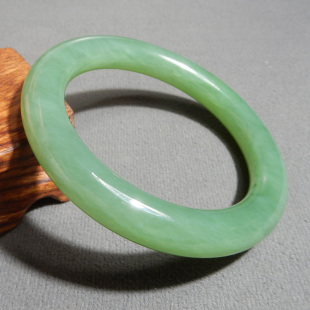 方言和田玉收藏级俄料老坑碧玉高冰苹果绿猫眼内径58mm圆条手镯w4