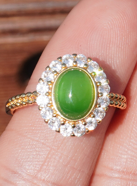 方言俄阳绿碧玉无黑点银镶玉戒指