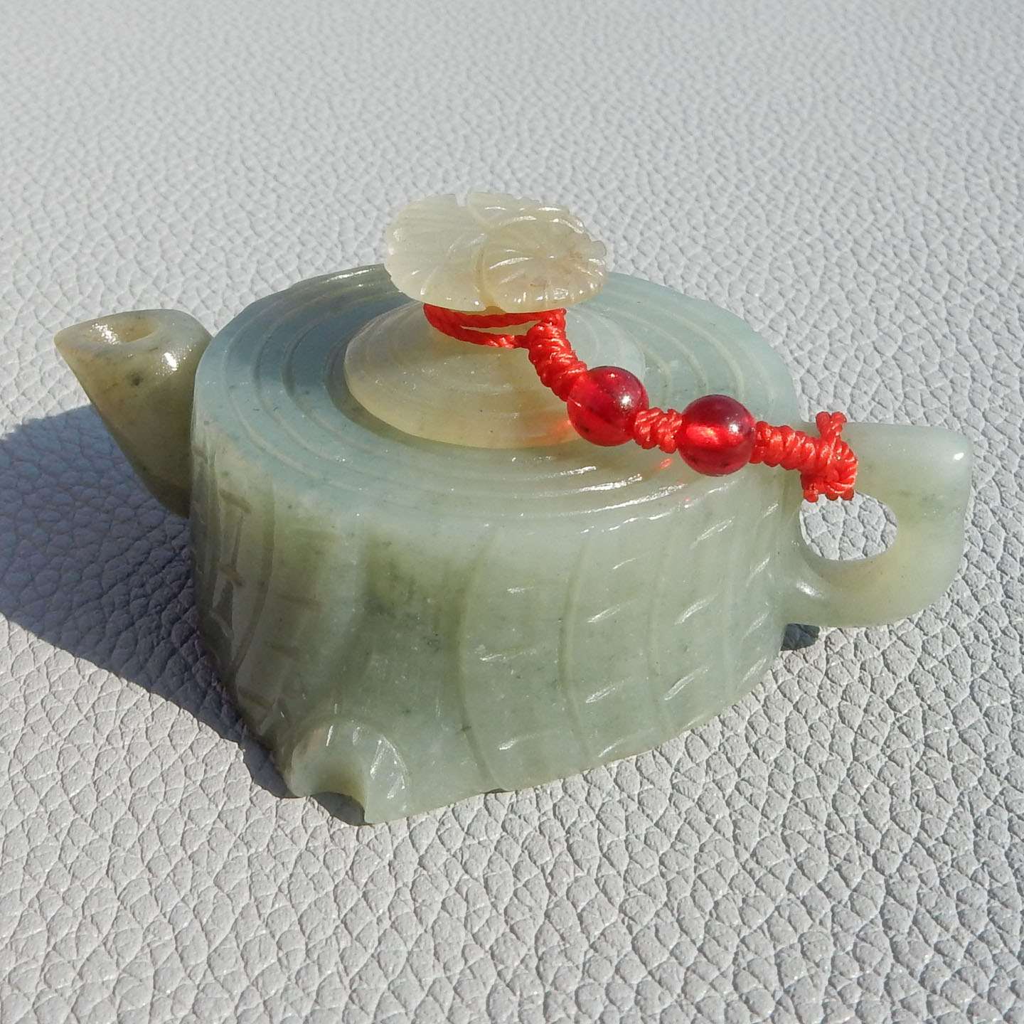 惊呆了方言和田玉精品新疆且末料蓝色基调带糖色把把壶手把件A5