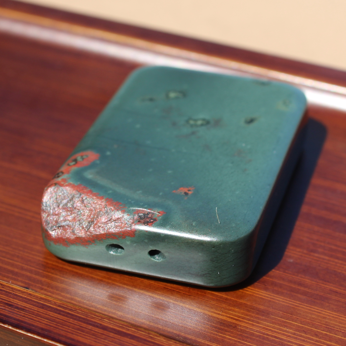 新疆山流水枫叶红塔青无事牌吊坠