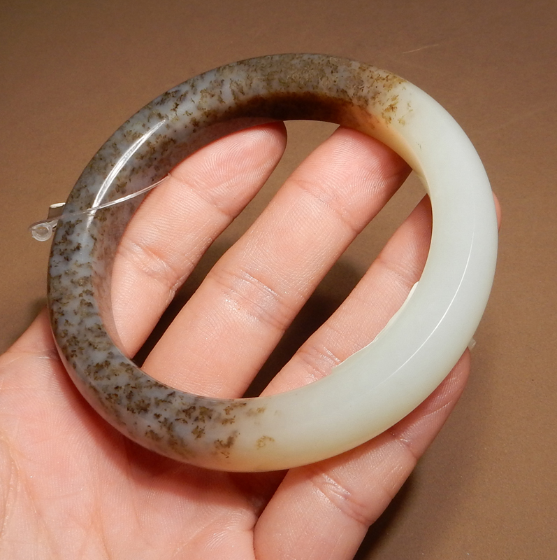 方言新疆且末老坑糖羊脂白玉手镯