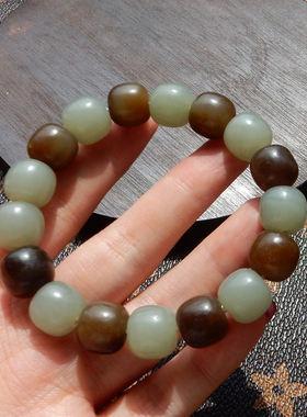 新疆且末蓝糖双色12mm老型珠手串