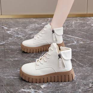 香港高帮小白鞋女配裙子轻便厚底2025新款秋加绒软底休闲防滑短靴