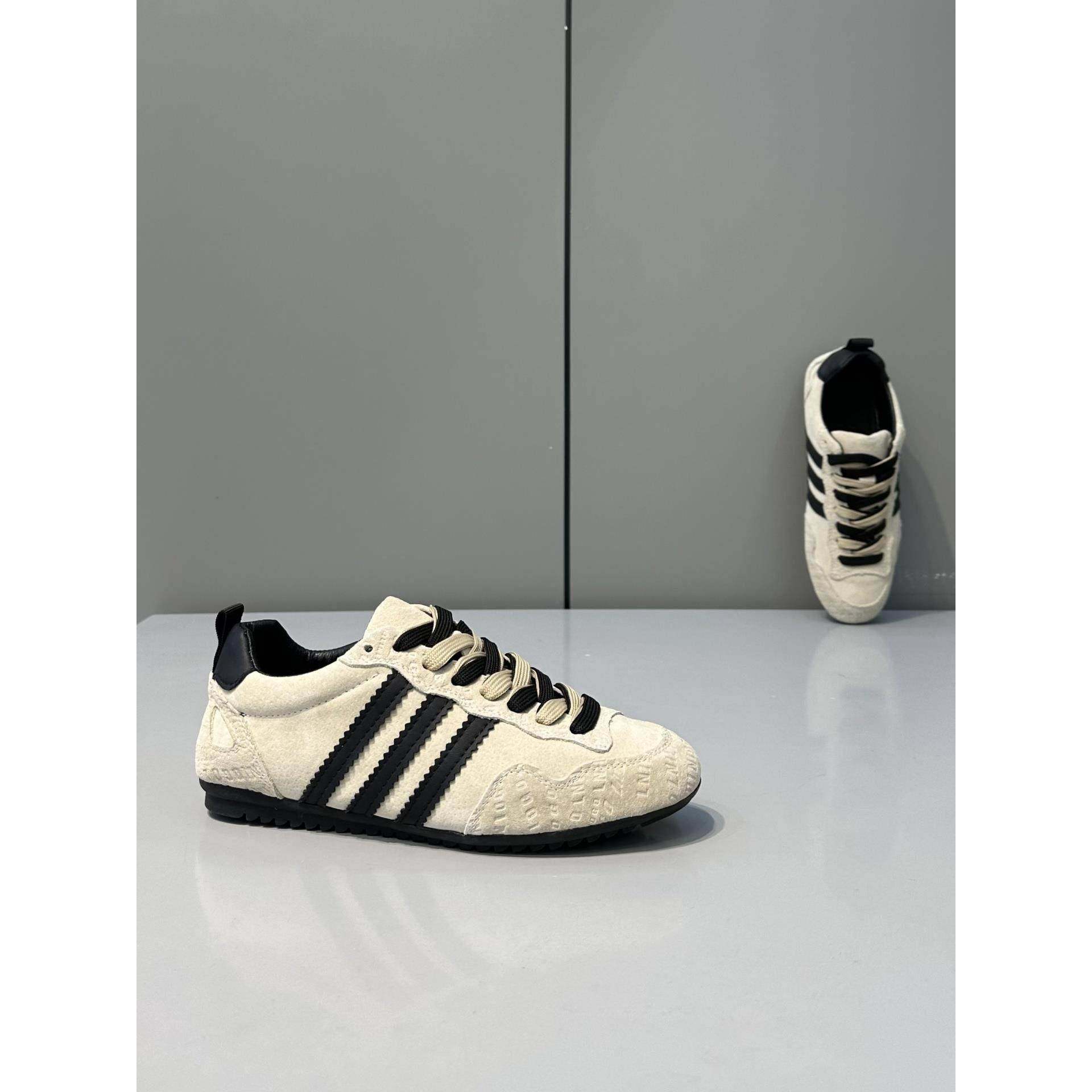 男鞋秋季2025新款真皮三道杠德训鞋翻毛皮覆古运动板鞋软底休闲鞋