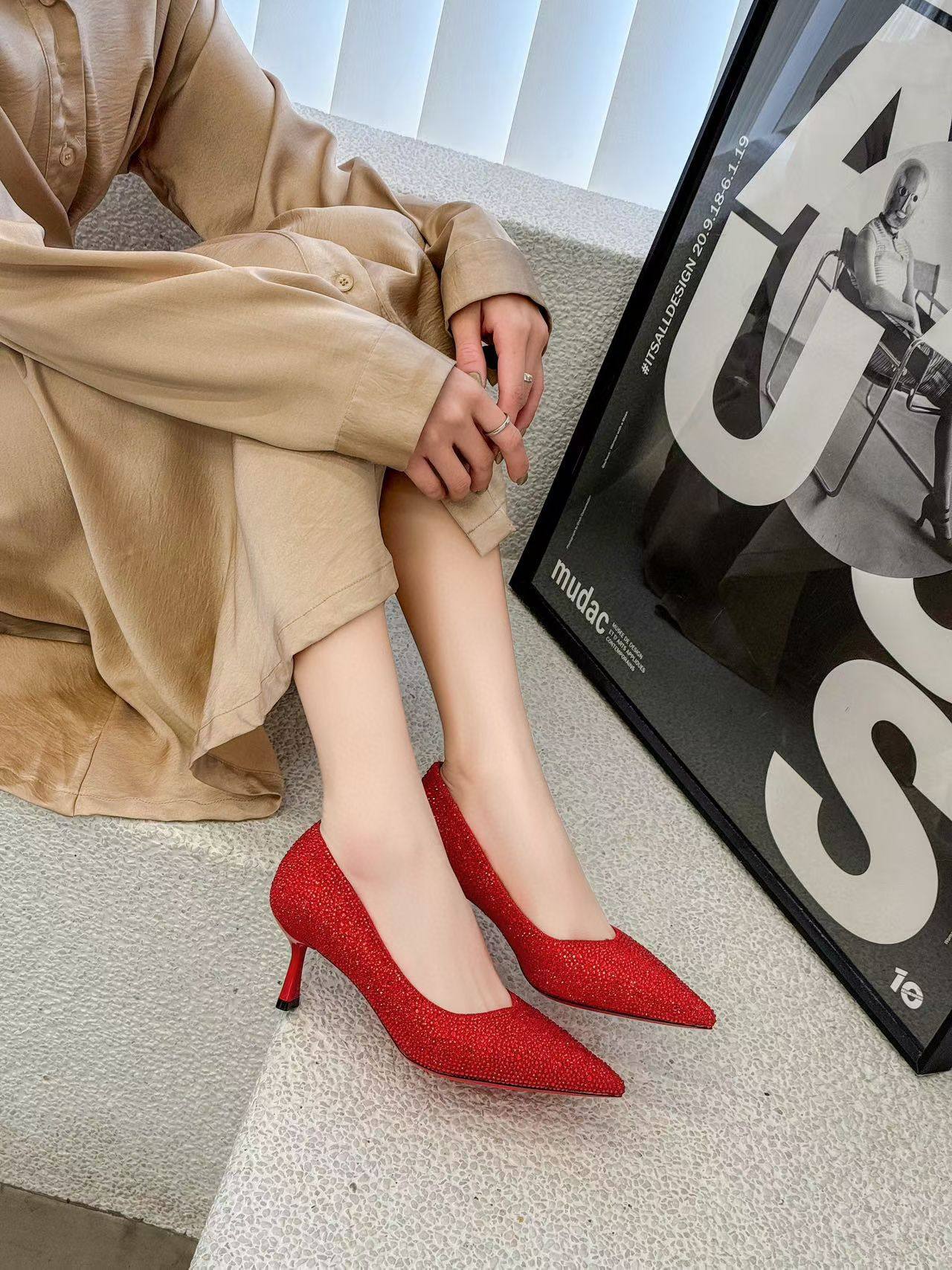 25新品真皮时尚婚鞋女新娘婚鞋旗袍敬酒秀禾高跟鞋细跟点钻婚纱鞋