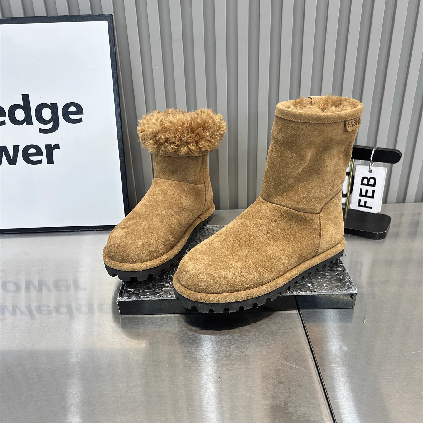 今年流行爆款雪地靴女2025新款