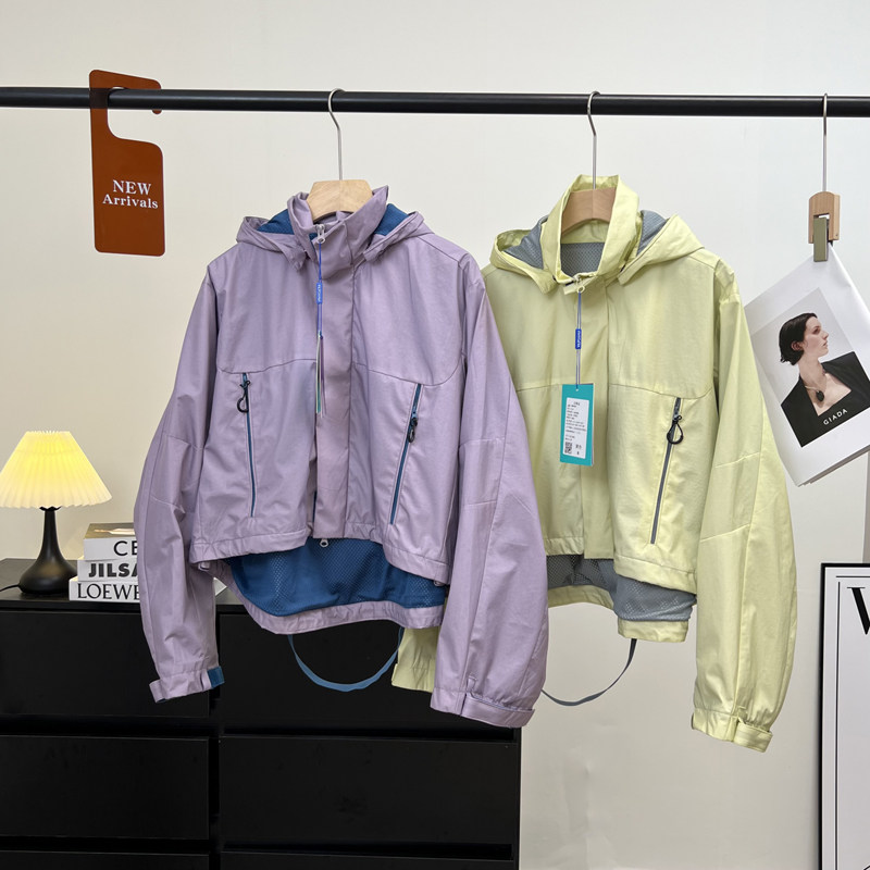 防泼水连帽工装软壳冲锋衣外套女