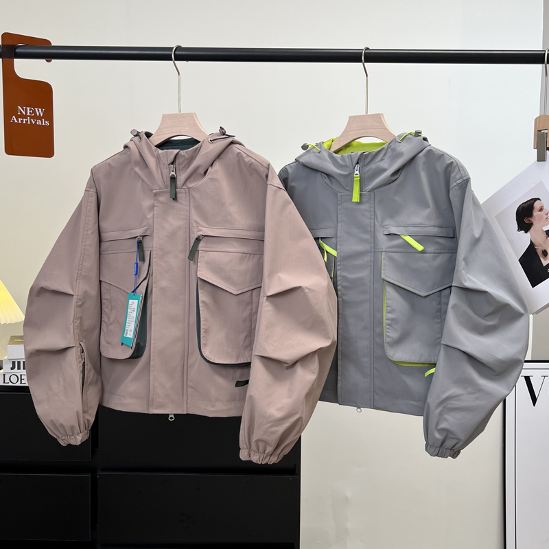 多口袋防泼水连帽冲锋衣外套夹克