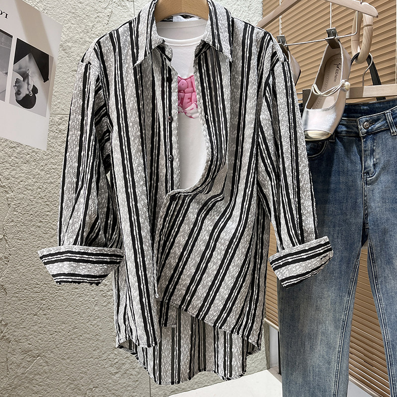 休闲肌理感翻领长袖衬衫女上衣