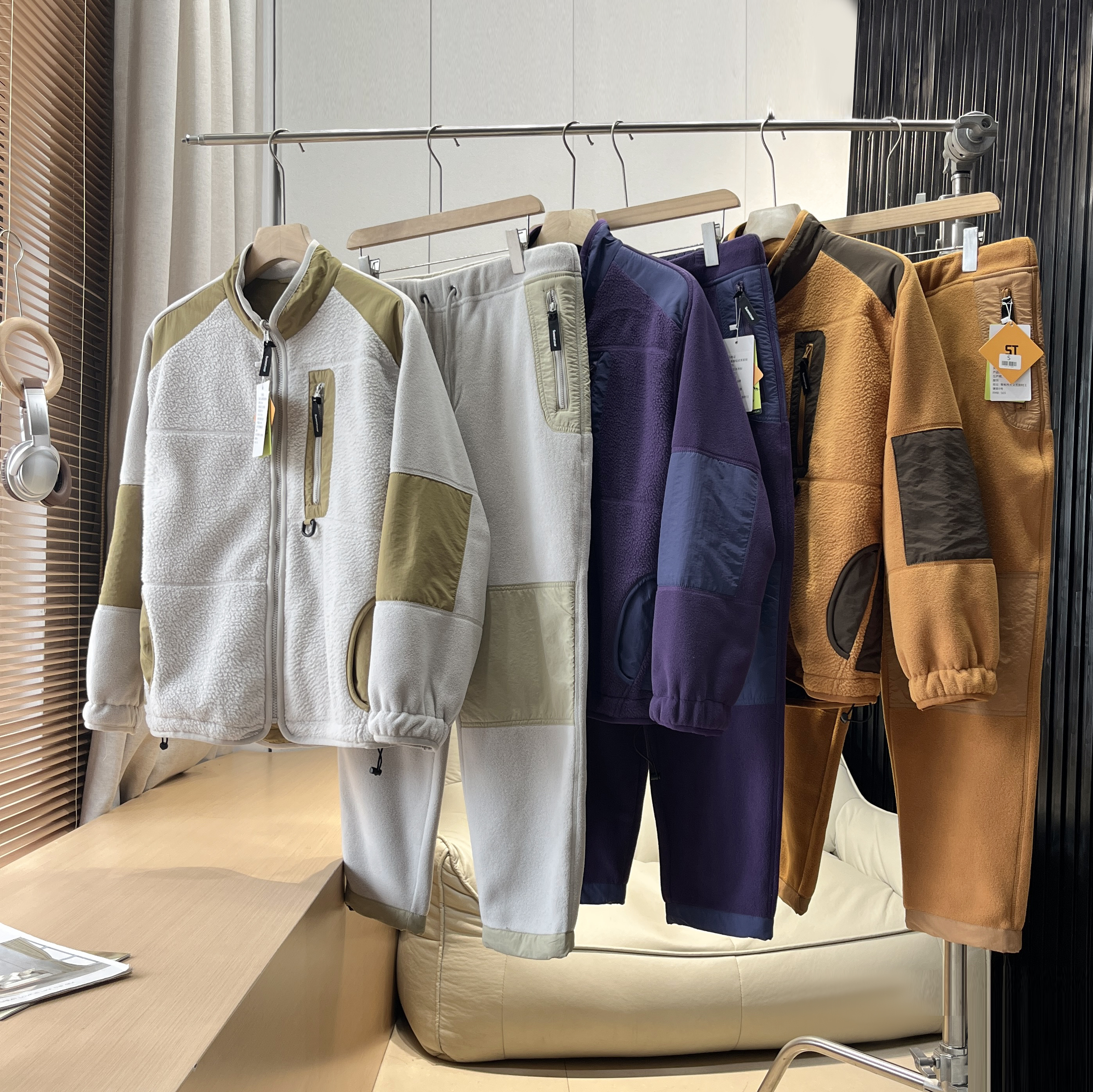 户外山系!情侣款防风保暖两面穿摇粒绒加厚抓绒外套卫裤套装冬新