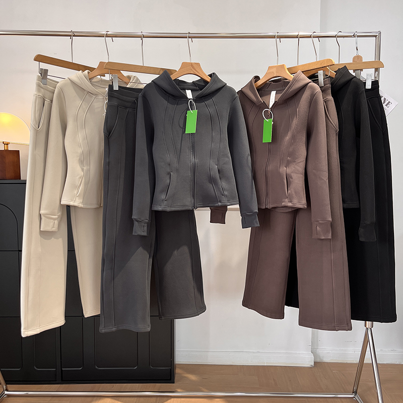 慕斯绒加厚连帽卫衣外套+阔腿裤
