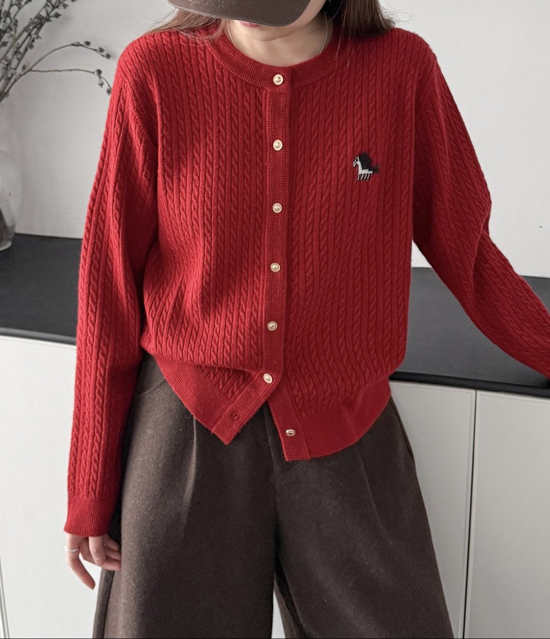 YOYO-2026早春新款韩版刺绣小马麻花针织开衫女宽松显瘦毛衣外套,女装/女士精品,毛衣,淘宝优惠券,粉丝福利购,淘宝优惠卷