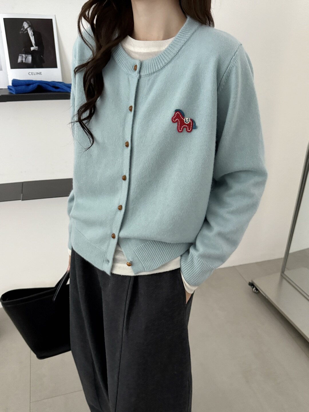 YOYO-新款圆领刺绣立体小马针织毛衣开衫女百搭休闲宽松毛衣女