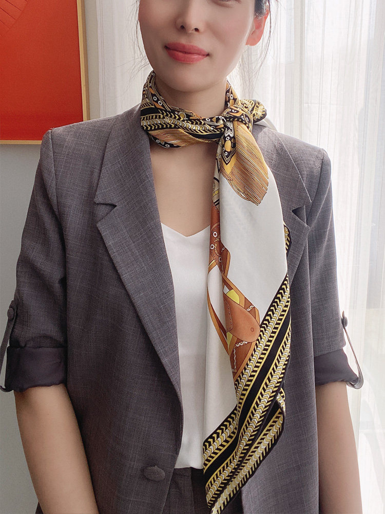 草原金色马鞍职场浪漫出行旅游街拍真丝桑蚕丝砂水洗90大方巾披肩