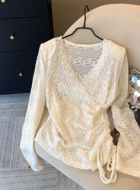 早秋2025新款爆款V领蕾丝衫女轻熟巨好看抽绳掐腰长袖上衣打底衫