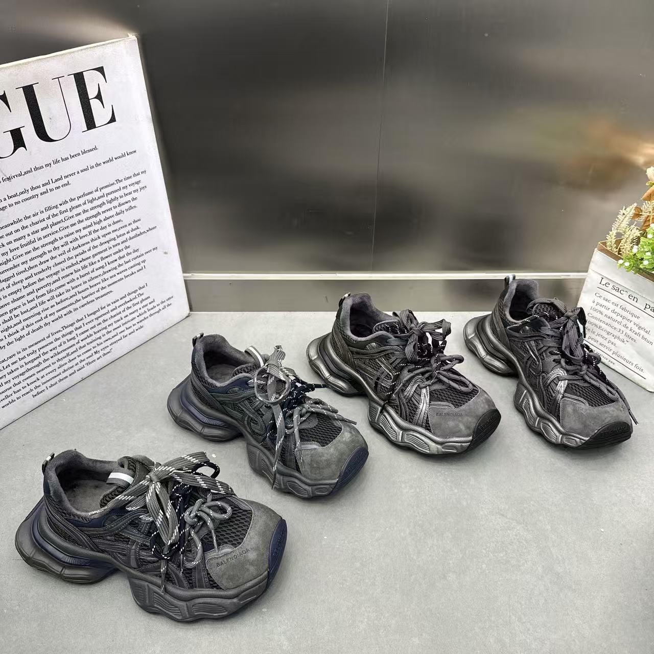 2025秋冬新款厚底增高老爹鞋女欧洲站超火百搭加绒复古运动休闲鞋