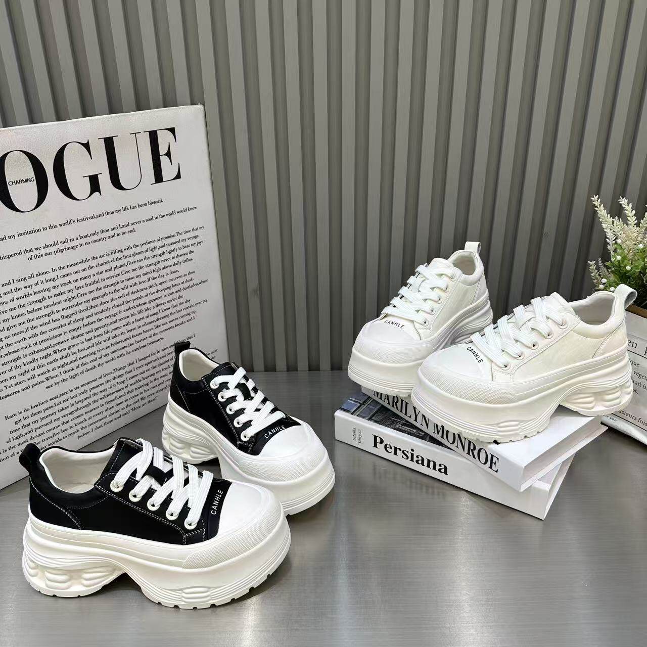 欧货2026年新款休闲增高配阔腿裤松糕大头丑萌面包百搭厚底小白鞋