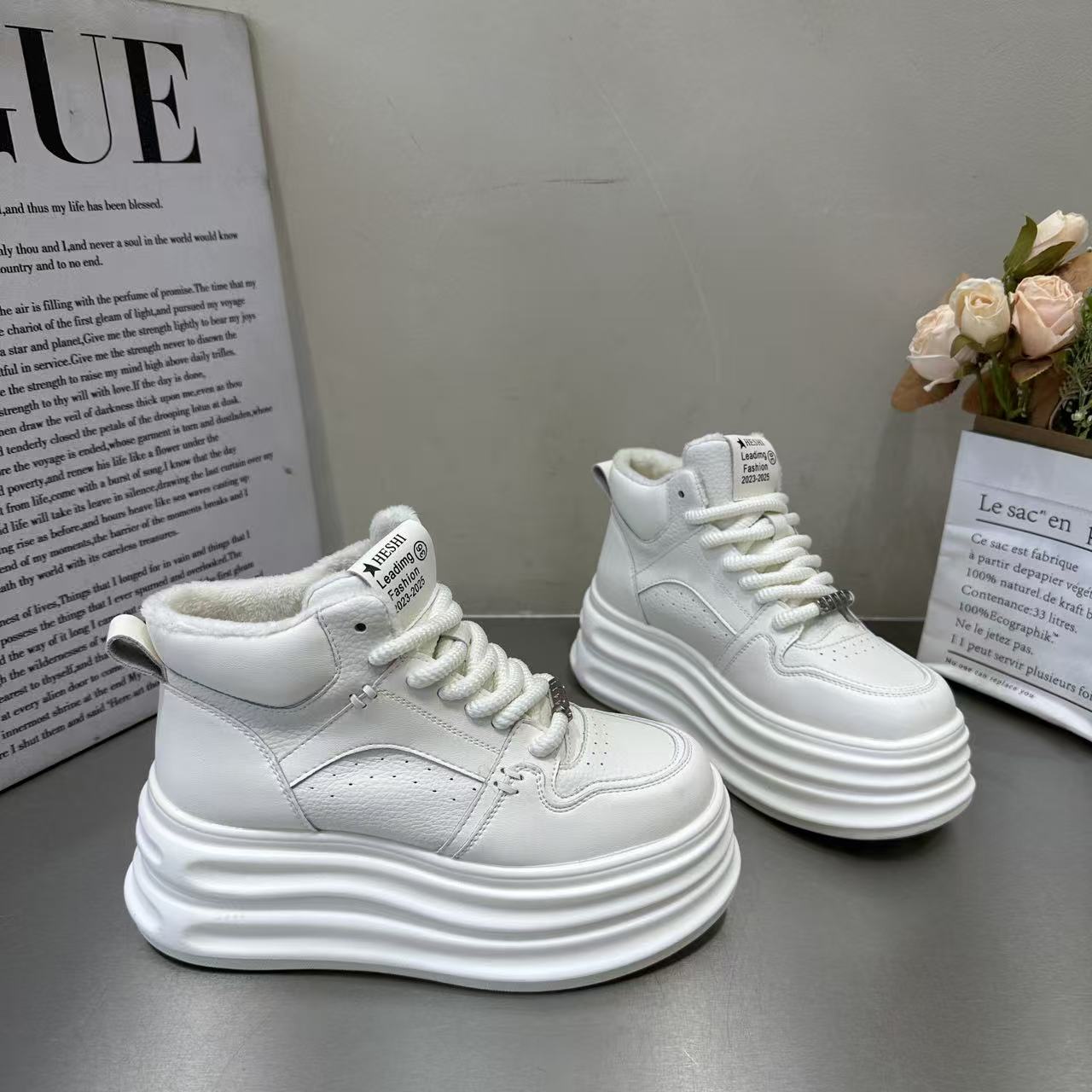 欧洲站小个子增高高帮板鞋女2025年冬季新款厚底加绒松糕休闲板鞋