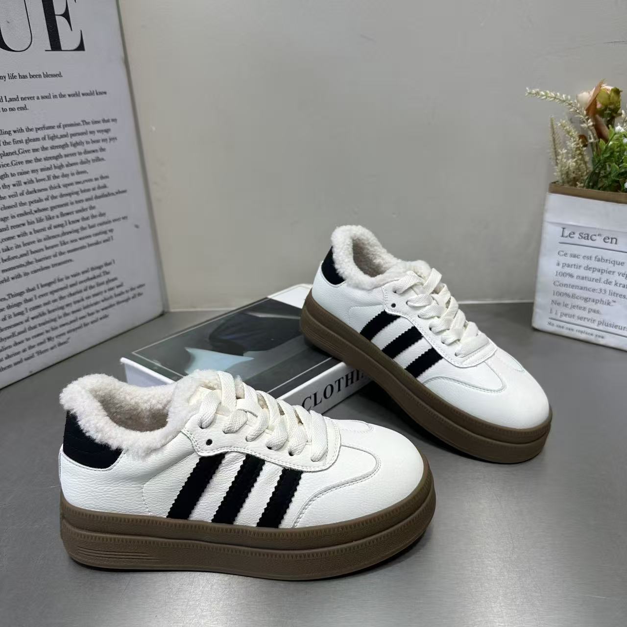 韩版经典三条杠厚底德训鞋女2025年冬季新款加绒百搭运动增高板鞋