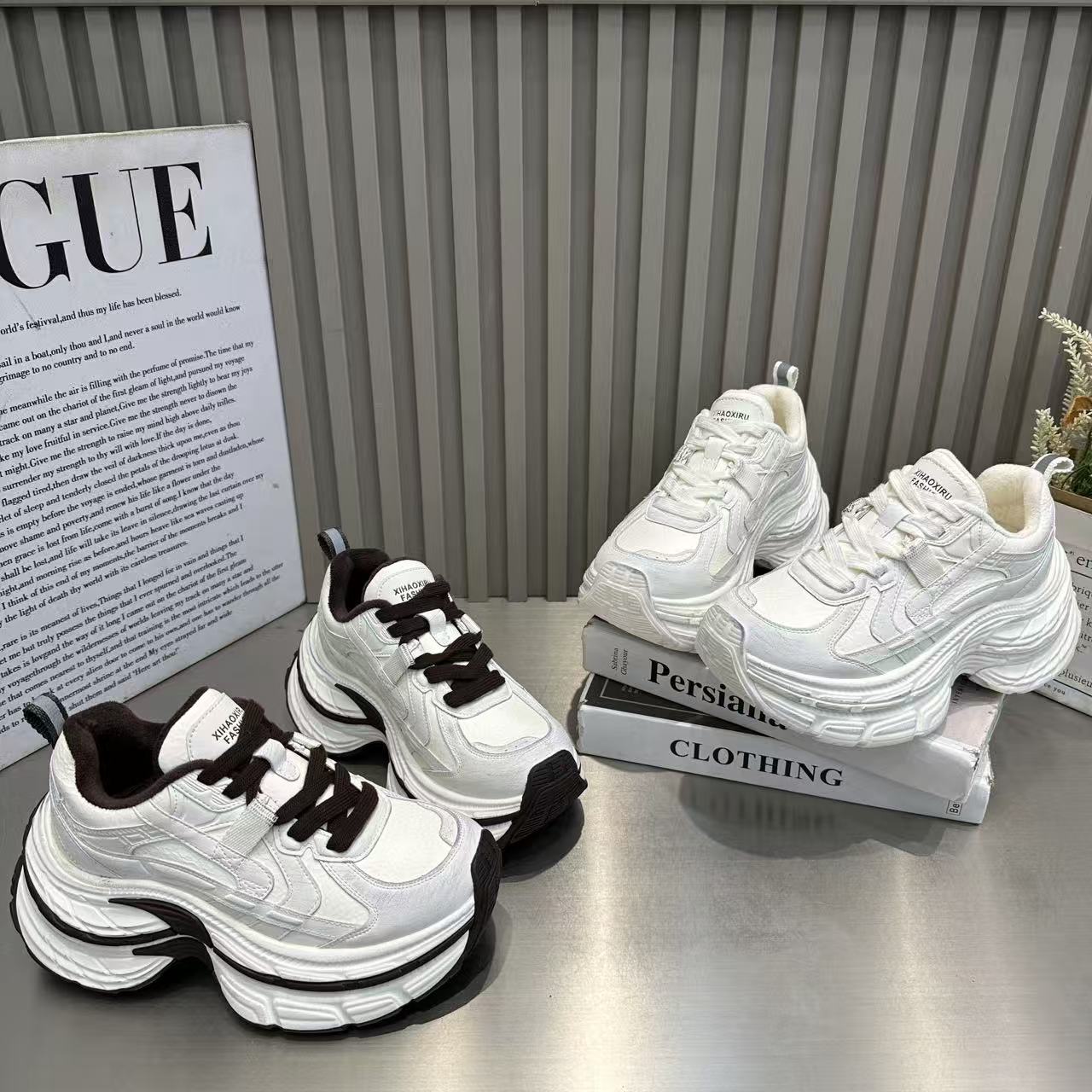 欧货加绒爆款厚底老爹鞋女2025冬季新款复古做旧松糕底休闲运动鞋