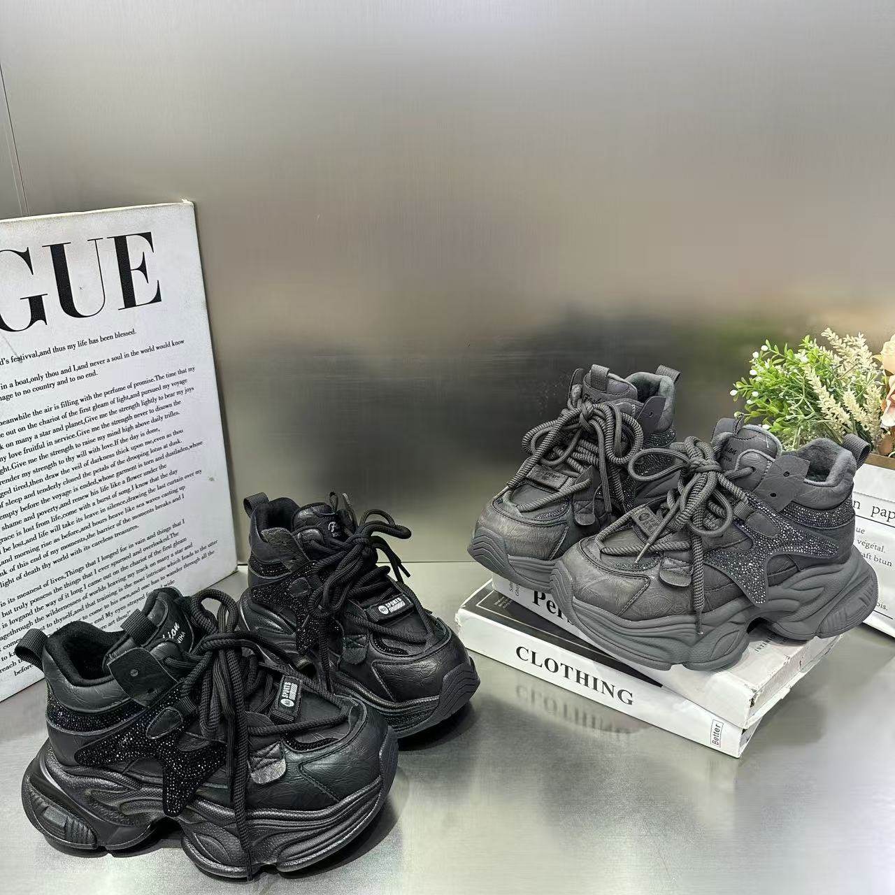 欧货复古风绑带水钻潮酷老爹鞋2025冬季新款百搭休闲小个子松糕鞋