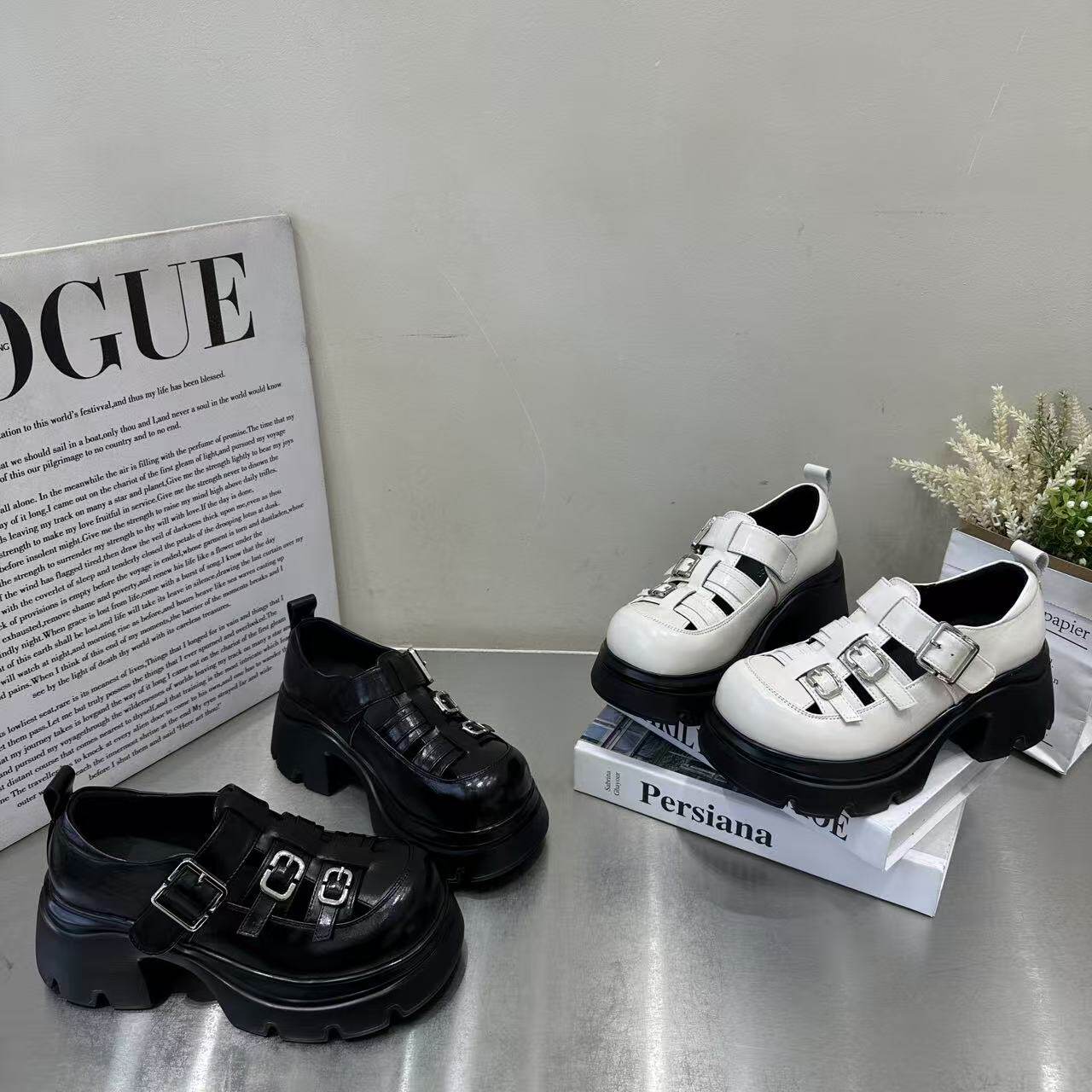 2026年夏季新款镂空乐福鞋女复古增高厚底百搭休闲小个子猪笼凉鞋