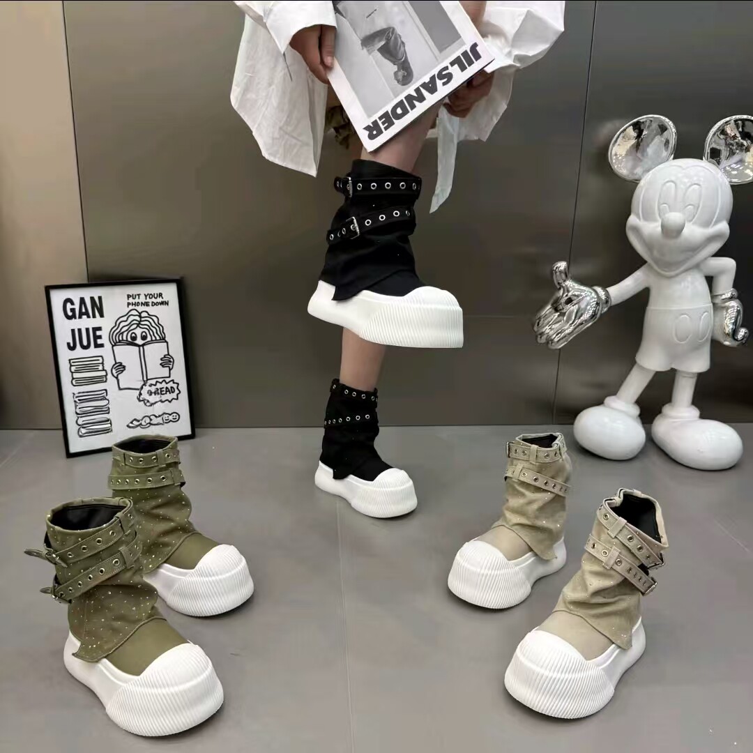 欧货水钻皮带扣裤管靴女2026年新款牛仔布厚底增高套筒短靴机车靴