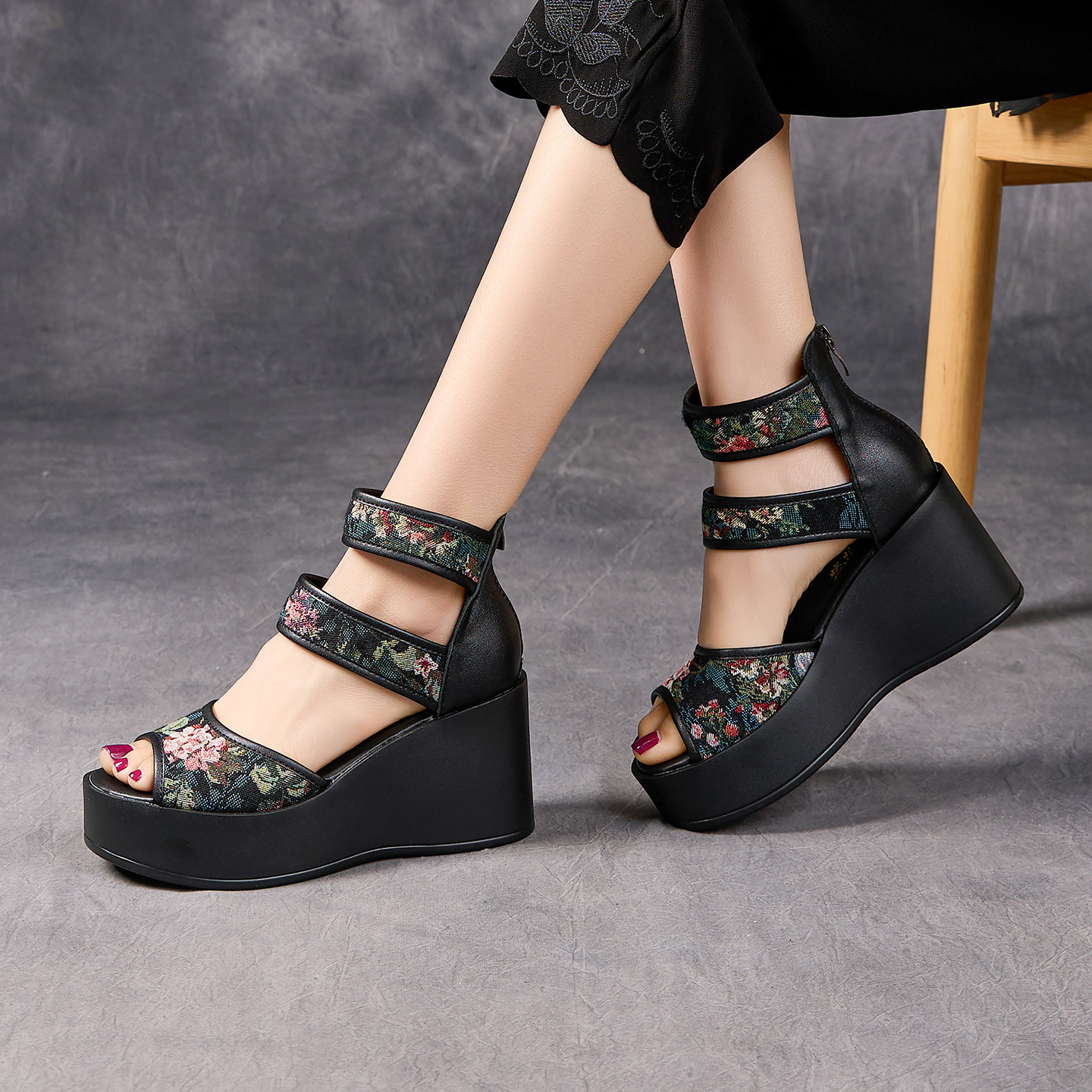 复古国风绑带厚底包跟镂空罗马鞋真皮新中式刺绣坡高跟鱼嘴凉鞋女