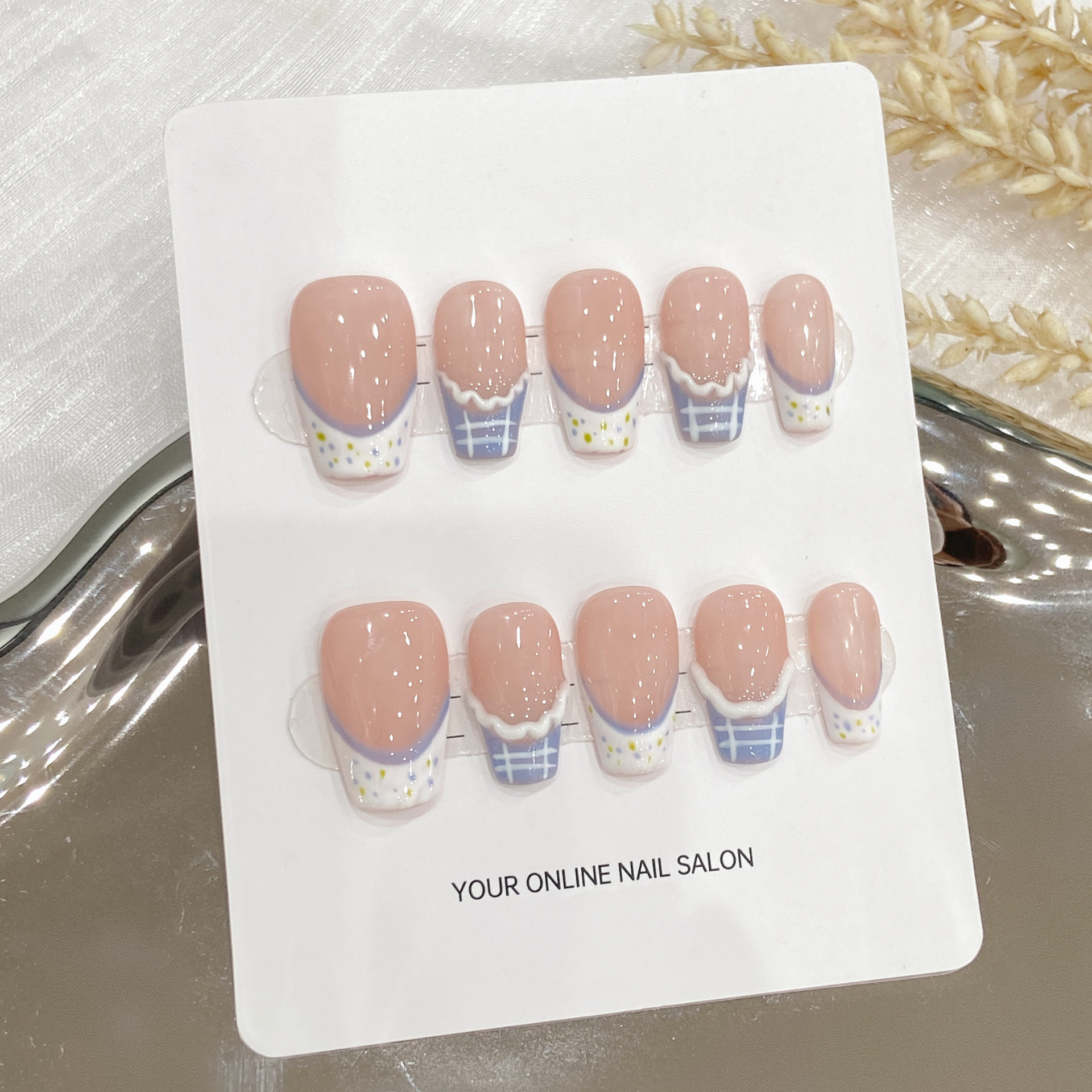 裸色粉色系光疗穿戴甲