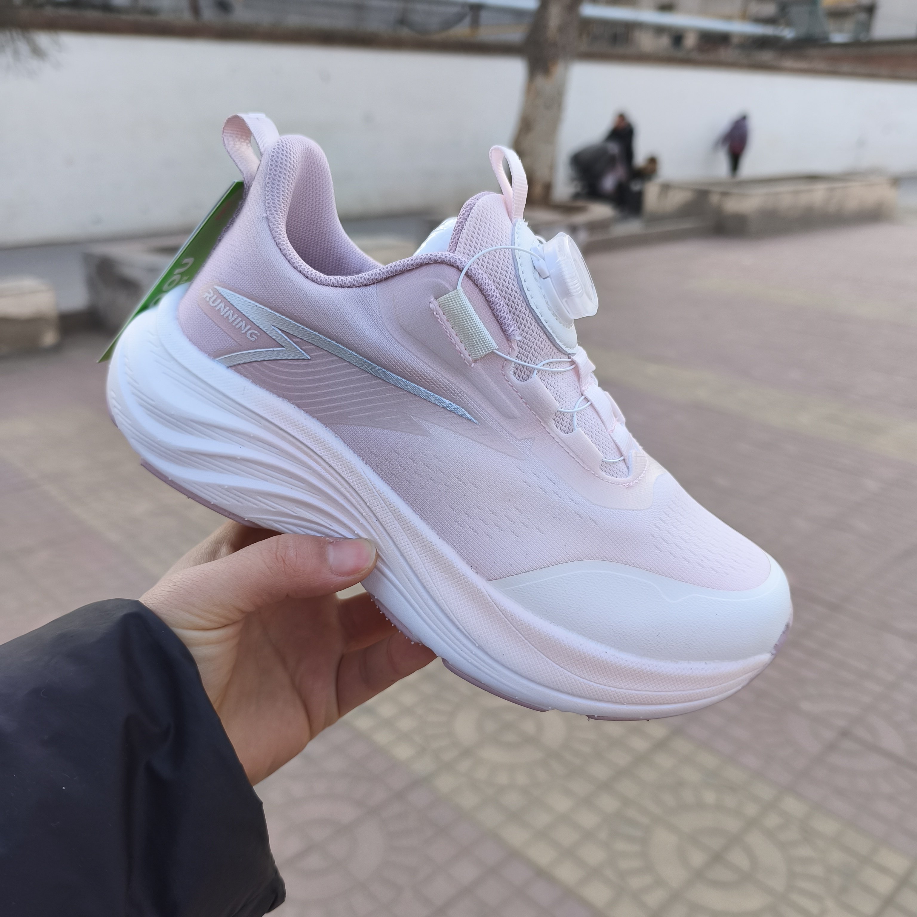 蝌蚪宝贝儿童鞋女童26春季新款旋钮网面透气运动鞋轻便跑步鞋