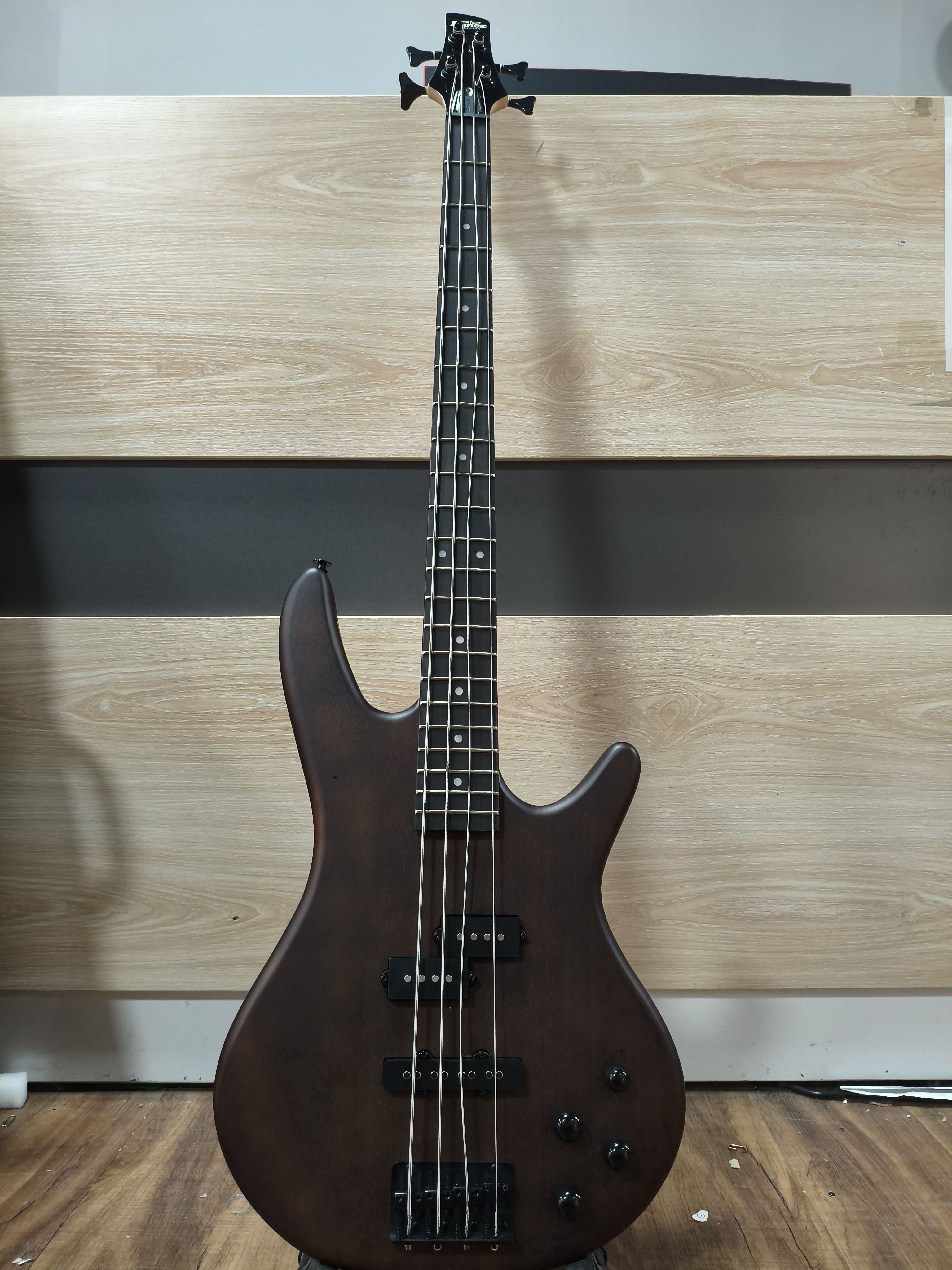 （全新瑕疵特价品）Ibanez依班娜 GSR200B WNF