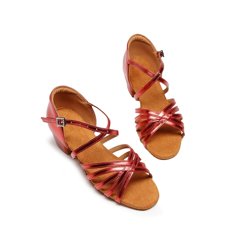 Ред -юбка для танце