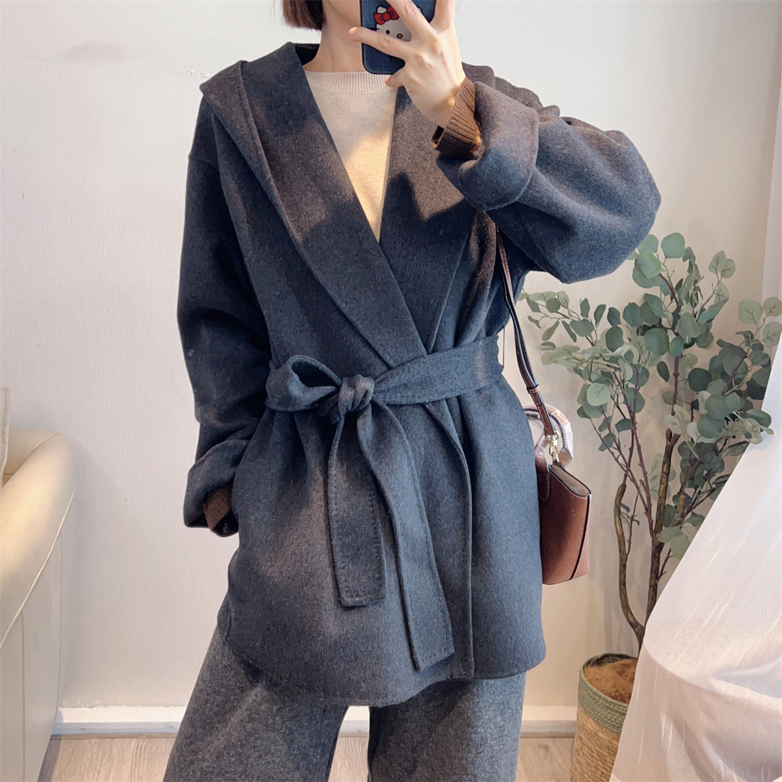 斯斯 1216 国货之光美美气质深灰羊毛羊绒连帽浴袍款中长经典大衣