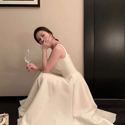 Middletone | 赫本裙 dio*秀款精仿丝毛光泽感收腰吊带连衣裙礼服