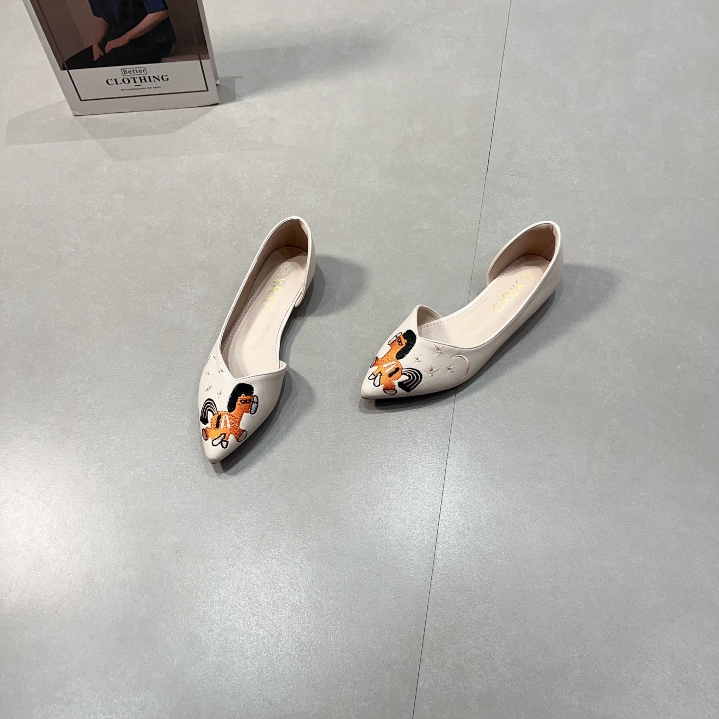 2026年春夏新款甜美风卡通刺绣尖头浅口单鞋女平底软底百搭温柔鞋,女鞋,浅口单鞋,淘宝优惠券,粉丝福利购,淘宝优惠卷