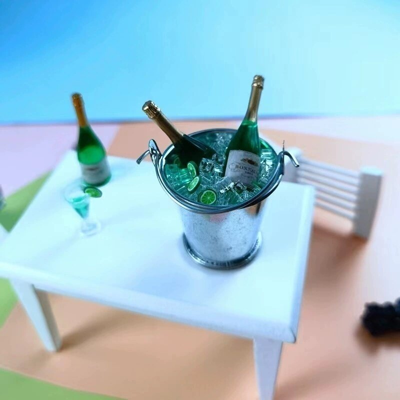 娃娃屋配件 场景模型拍摄道具 酒吧摆件仿真迷你冰镇酒瓶酒桶模型