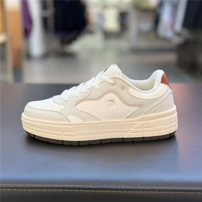 安踏皎月丨经典低帮板鞋女2025冬季新款透气舒适运动鞋122548032