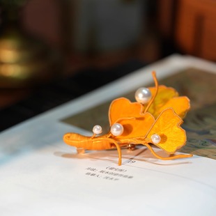 胸针设计感小众非遗绒花银杏叶精致高级秋冬大衣领扣毛衣别针配饰