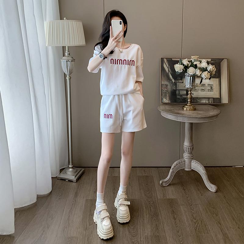 欧洲站休闲运动套装女夏季薄款2025新款小个子时尚短袖刺绣两件套