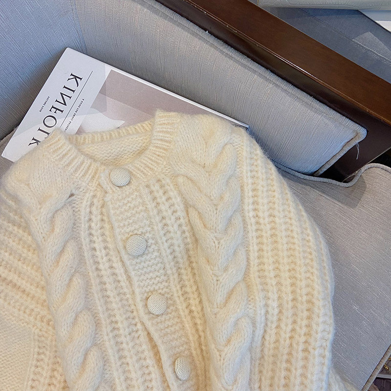 대외무역할인 테일상품가공 여성의류 컷라벨 통관 리크픽업 유명매장 찹쌀스타일 레이지가디건 니트스웨터