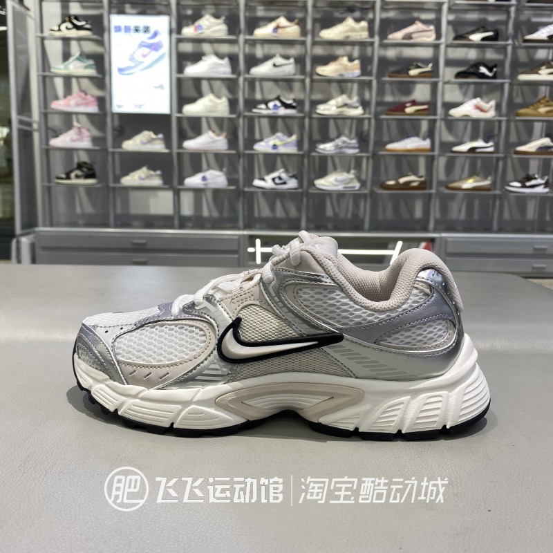 正品NIKE耐克女老爹鞋